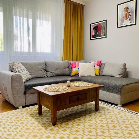 Appartamento Apartman Jelena II Sremska Mitrovica Esterno foto