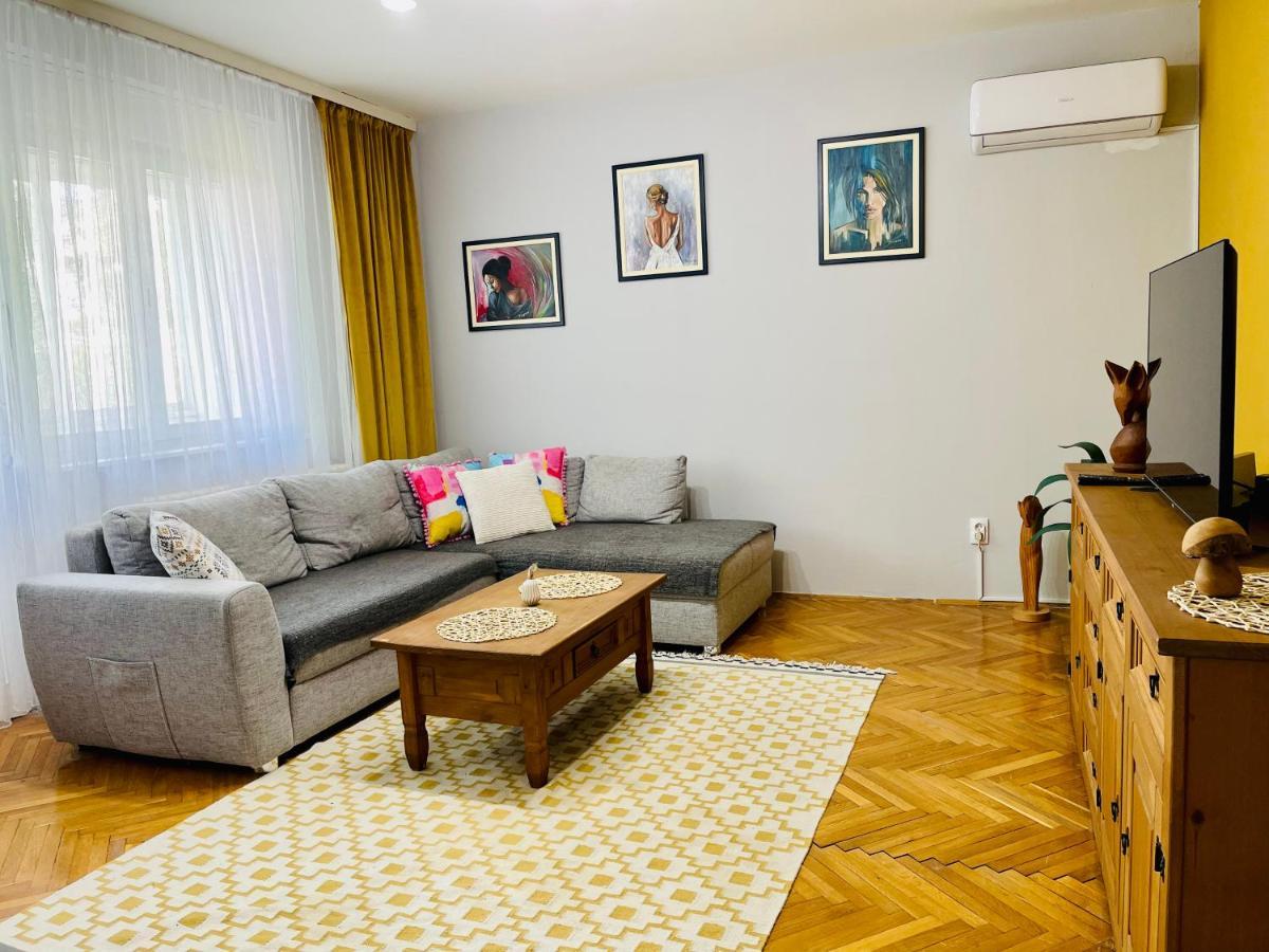 Appartamento Apartman Jelena II Sremska Mitrovica Esterno foto