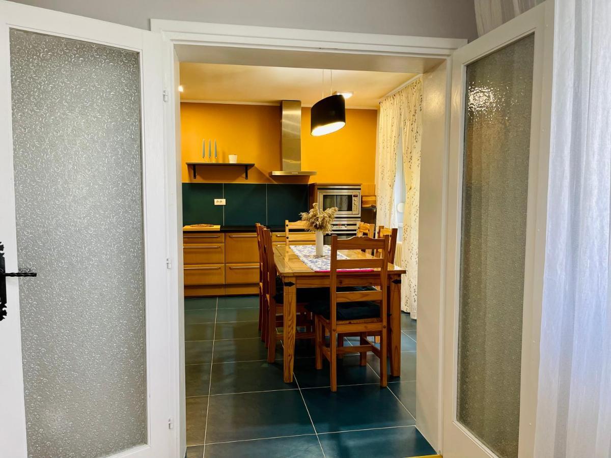 Appartamento Apartman Jelena II Sremska Mitrovica Esterno foto