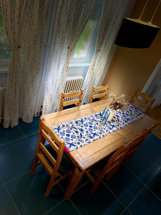 Appartamento Apartman Jelena II Sremska Mitrovica Esterno foto